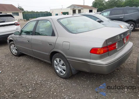 2000 Toyota Camry Le V6 from USA, damaged, VIN 4T1BF22K0YU107521